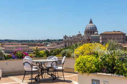 Atlante Star Hotel - image 1