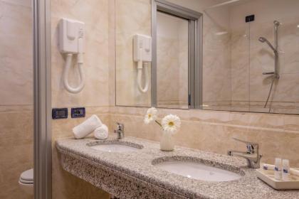 Best Western Blu Hotel Roma - image 11