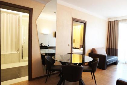 Warmthotel - image 17