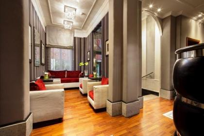 Hotel Royal Court - image 1