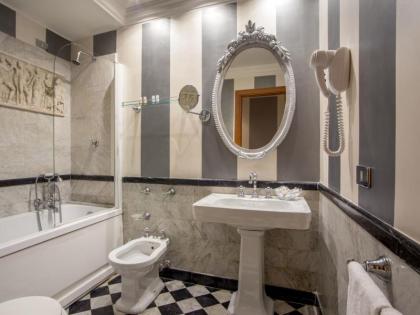 Hotel Royal Court - image 15