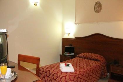 Hotel Mirage - image 10