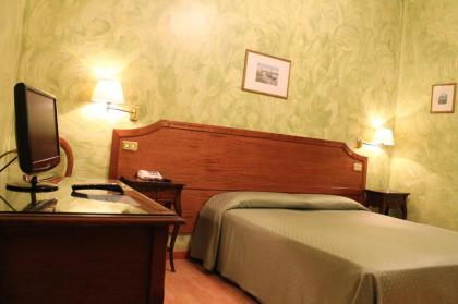 Hotel Fiori - image 10