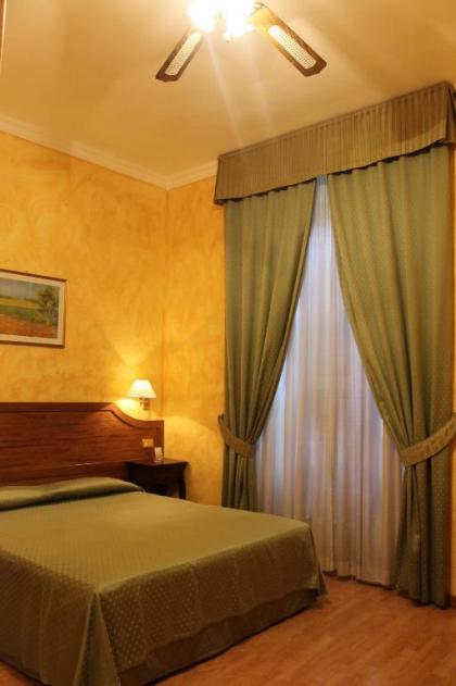 Hotel Fiori - image 12