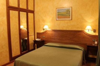 Hotel Fiori - image 13