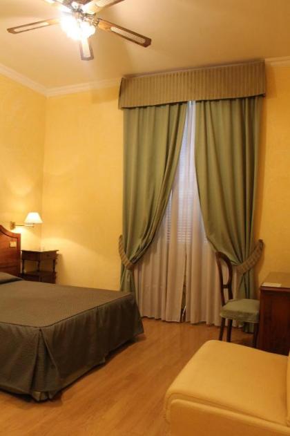 Hotel Fiori - image 15