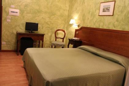 Hotel Fiori - image 8