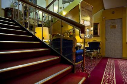 Hotel Mondial - image 6