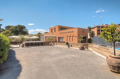 Hotel Petra - image 1