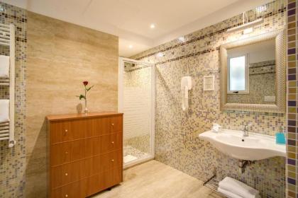 Aurelius Art Gallery Hotel - image 10