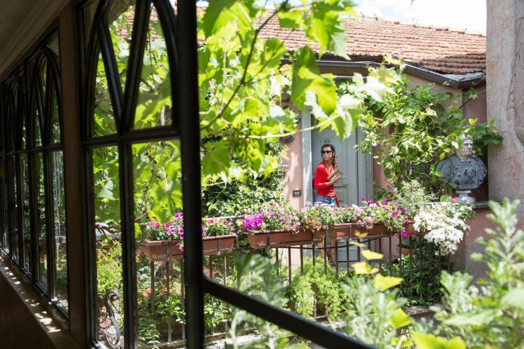 The Inn At The Roman Forum - image 3