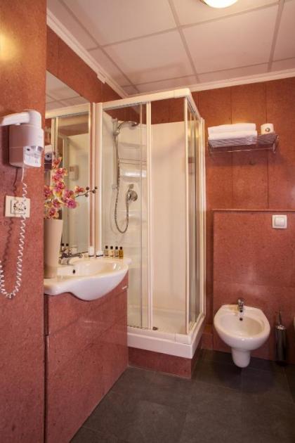 Cosmopolita Hotel Rome Tapestry Collection by Hilton - image 14