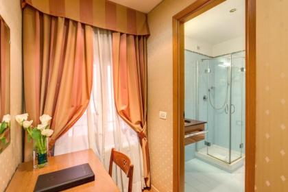 Flower Garden Hotel - image 15