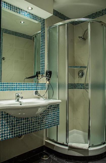 Hotel Canova - image 11