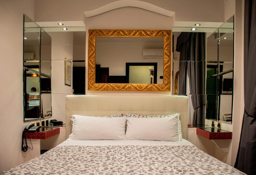 Hotel Canova - image 7