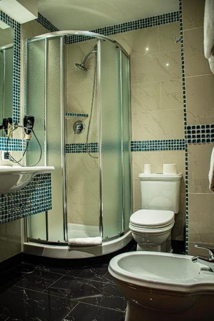 Hotel Canova - image 9