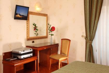 Hotel Serena - image 11