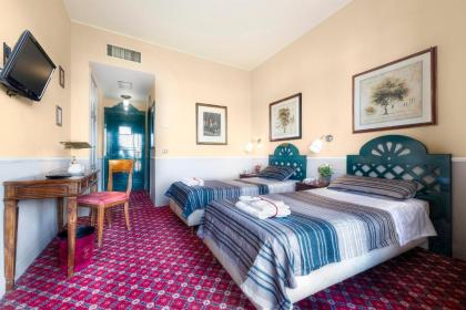 Grand Hotel Colony - image 11