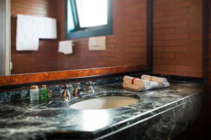 Grand Hotel Colony - image 15