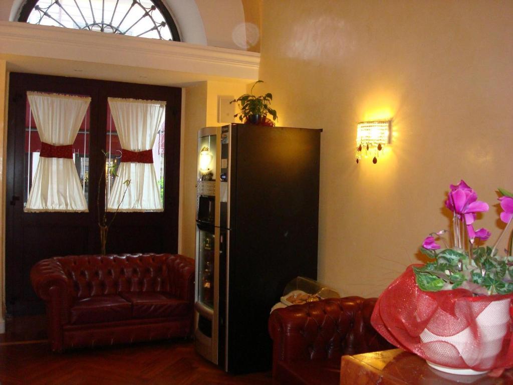 Hotel Dina - image 3