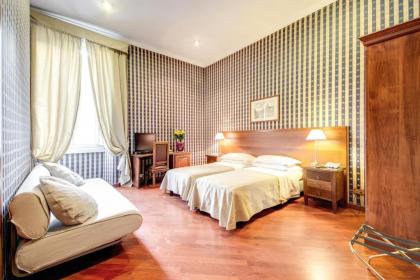 Hotel St. Moritz - image 10