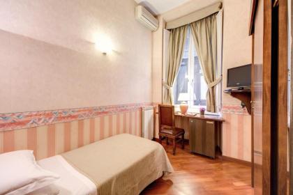 Hotel St. Moritz - image 5