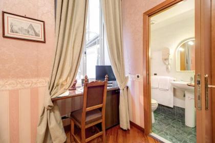 Hotel St. Moritz - image 9