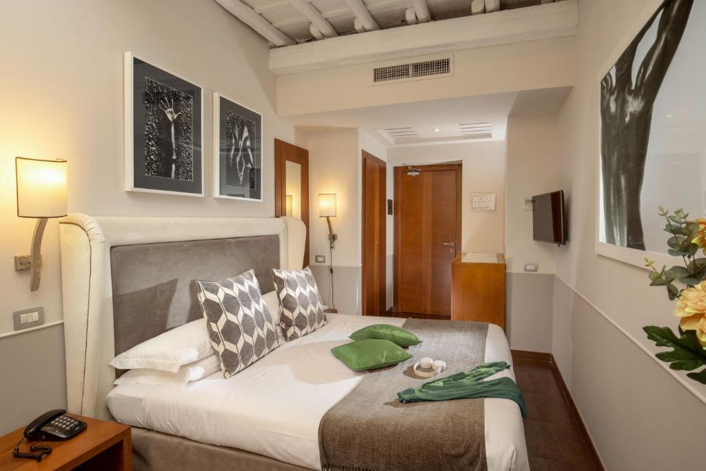 Condotti Palace - image 3