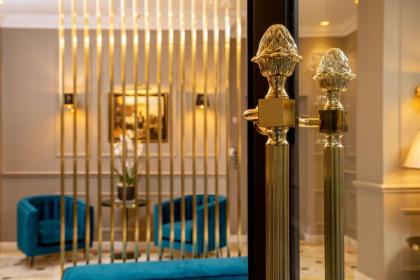 Hotel Condotti - image 3