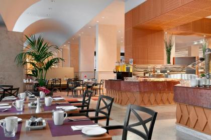 Hilton Rome Airport - image 20