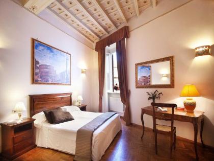 Pantheon Inn - image 12