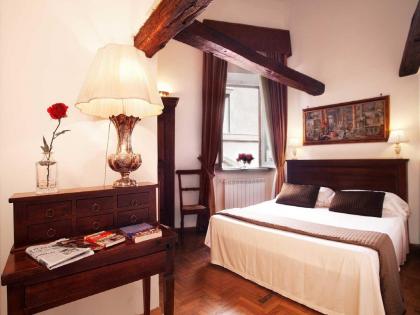 Pantheon Inn - image 18