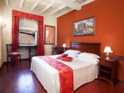 Pantheon Inn - image 19