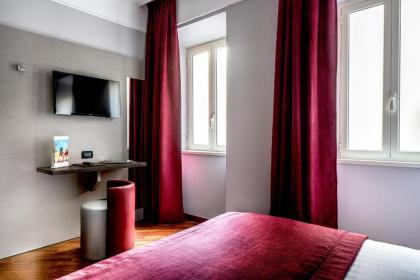 Hotel Varese - image 11