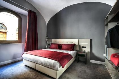 Hotel Varese - image 8