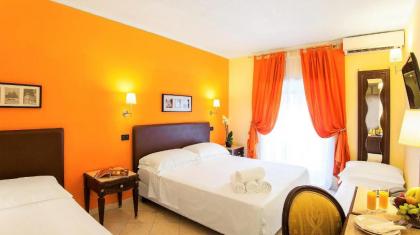 Hotel Tuscolana - image 12
