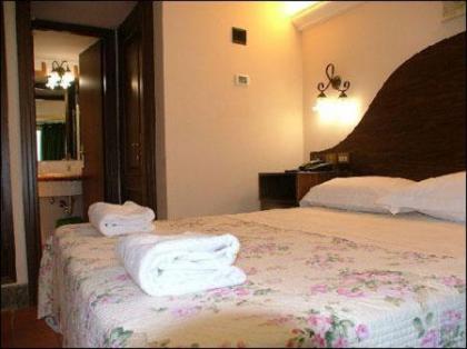 Okapi Rooms - image 11