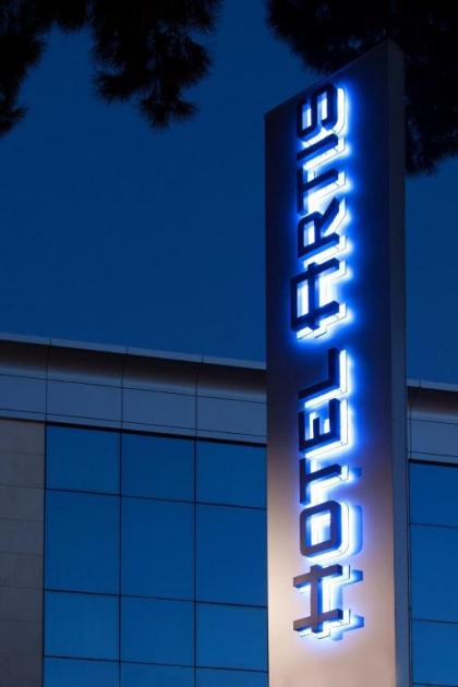 Hotel Artis - image 2