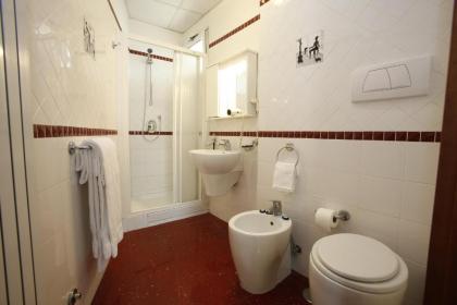 Hotel Adriatic - image 11