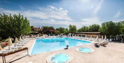 Roma Camping in Town - image 1
