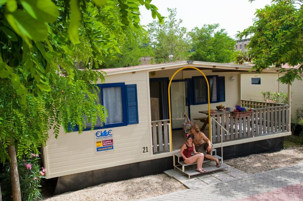Roma Camping in Town - image 7