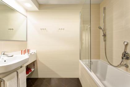 Iq Hotel Roma - image 19