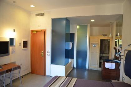 Hotel California - image 2