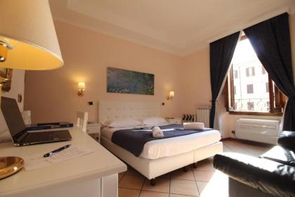 Rome To Stay - image 1