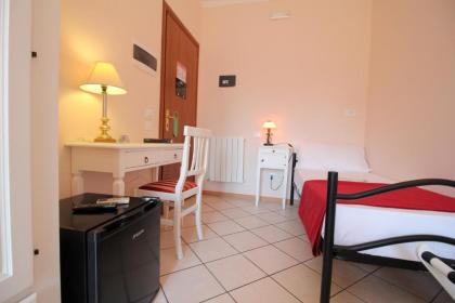 Rome To Stay - image 10