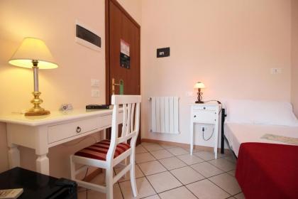 Rome To Stay - image 12