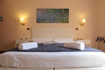 Rome To Stay - image 16