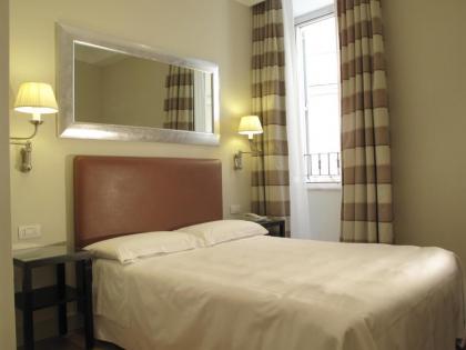 Hotel Albergo Santa Chiara - image 5