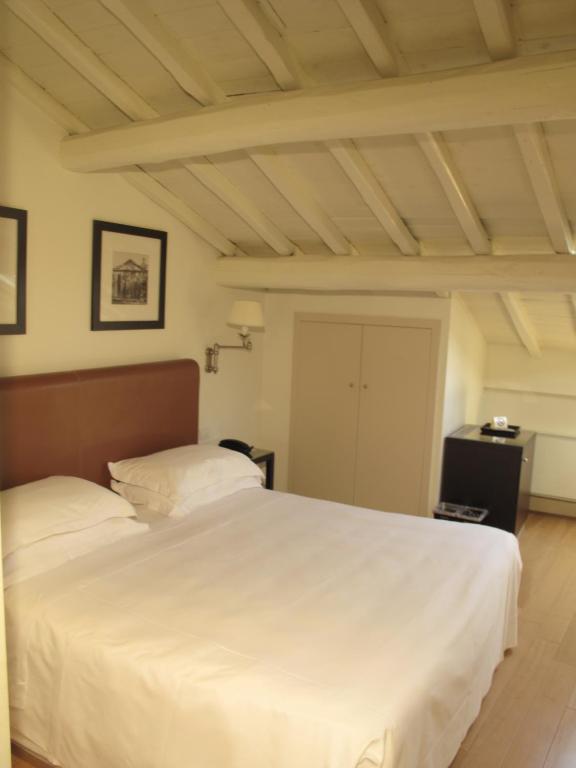 Hotel Albergo Santa Chiara - image 6