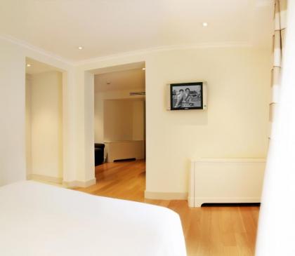 Hotel Albergo Santa Chiara - image 9